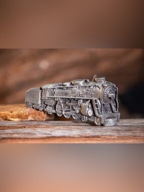 Vintage 1978 - Bergamot Brass Works
- TRAIN ENGINE - BELT BUCKLE - USA